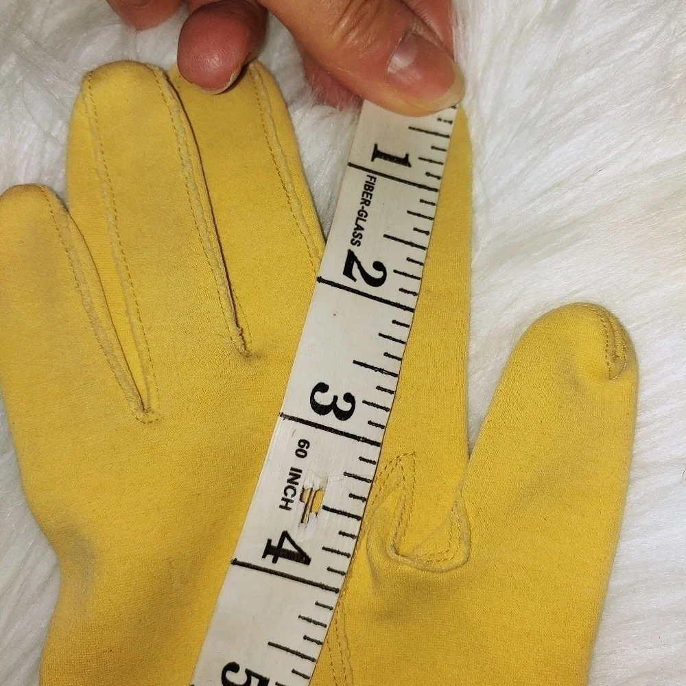 Lovely retro pair vintage gloves